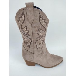 BEETY 304 SÜET VESTERN TOPUKLU KADIN BOT BEETY 304 SÜET VESTERN TOPUKLU KADIN BOT