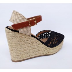 GUJA20Y240-4 DOLGU TOPUK HASIRLI BURNU KAPALI KADIN SANDALET GUJA20Y240-4 DOLGU TOPUK HASIRLI BURNU KAPALI KADIN SANDALET