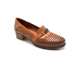 VENÜS 1709261Y TOPUKLU DELİKLİ DERİ KLASİK KADIN AYAKKABI VENÜS 1709261Y TOPUKLU DELİKLİ DERİ KLASİK KADIN AYAKKABI