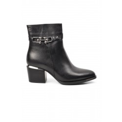 VENÜS 1853203K TOPUKLU METAL DETAYLI DERİ KLASİK KADIN BOT VENÜS 1853203K TOPUKLU METAL DETAYLI DERİ KLASİK KADIN BOT