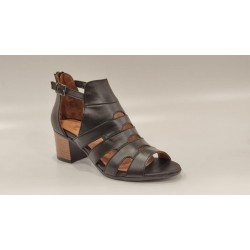 VENÜS 1857211Y ARKADAN FERMUARLI YAZLIK DERİ KADIN AYAKKABI VENÜS 1857211Y ARKADAN FERMUARLI YAZLIK DERİ KADIN AYAKKABI