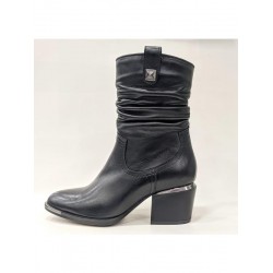 VENÜS 1928157K BÜZGÜLÜ TOPUKLU KLASİK KADIN BOT VENÜS 1928157K BÜZGÜLÜ TOPUKLU KLASİK KADIN BOT