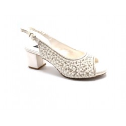 VENÜS 23110388Y KISA TOPUK TAŞLI ABİYE KADIN SANDALET VENÜS 23110388Y KISA TOPUK TAŞLI ABİYE KADIN SANDALET