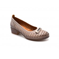 VENÜS 2312502Y TOPUKLU DELİKLİ DERİ KLASİK KADIN AYAKKABI VENÜS 2312502Y TOPUKLU DELİKLİ DERİ KLASİK KADIN AYAKKABI