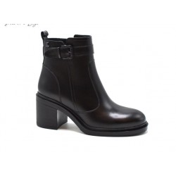 VENÜS 2453103K TOPUKLU TOKA DETAYLI KLASİK DERİ KADIN BOT