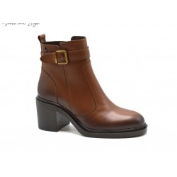 VENÜS 2453103K TOPUKLU TOKA DETAYLI KLASİK DERİ KADIN BOT