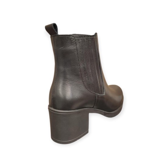 VENÜS 25021503K TOPUKLU KLASİK DERİ KADIN BOT